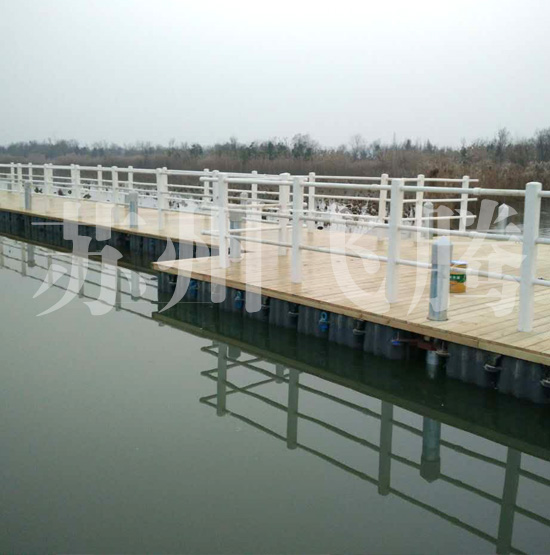 水上浮桥