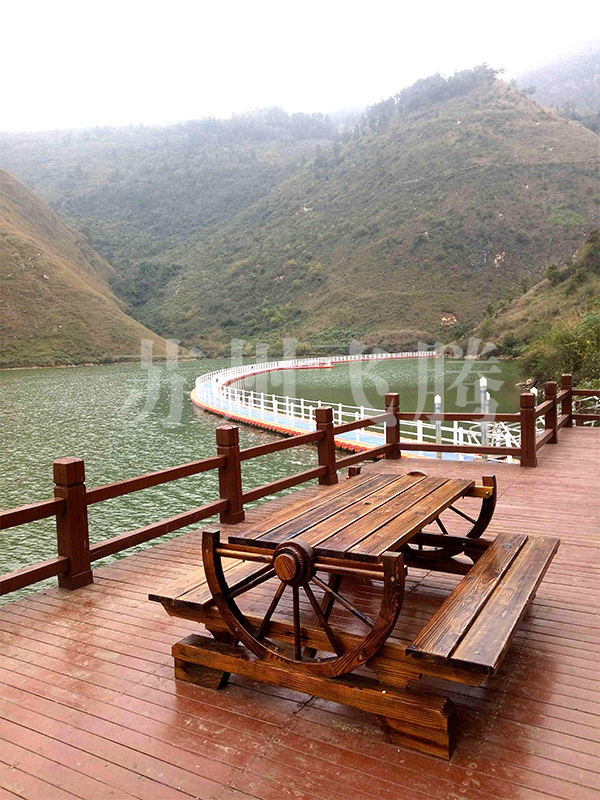贵州六盘水亲水平台1.jpg
